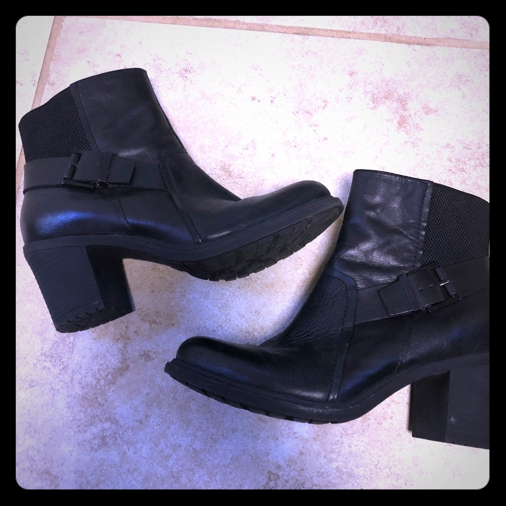Black leather boots booties size 8.5